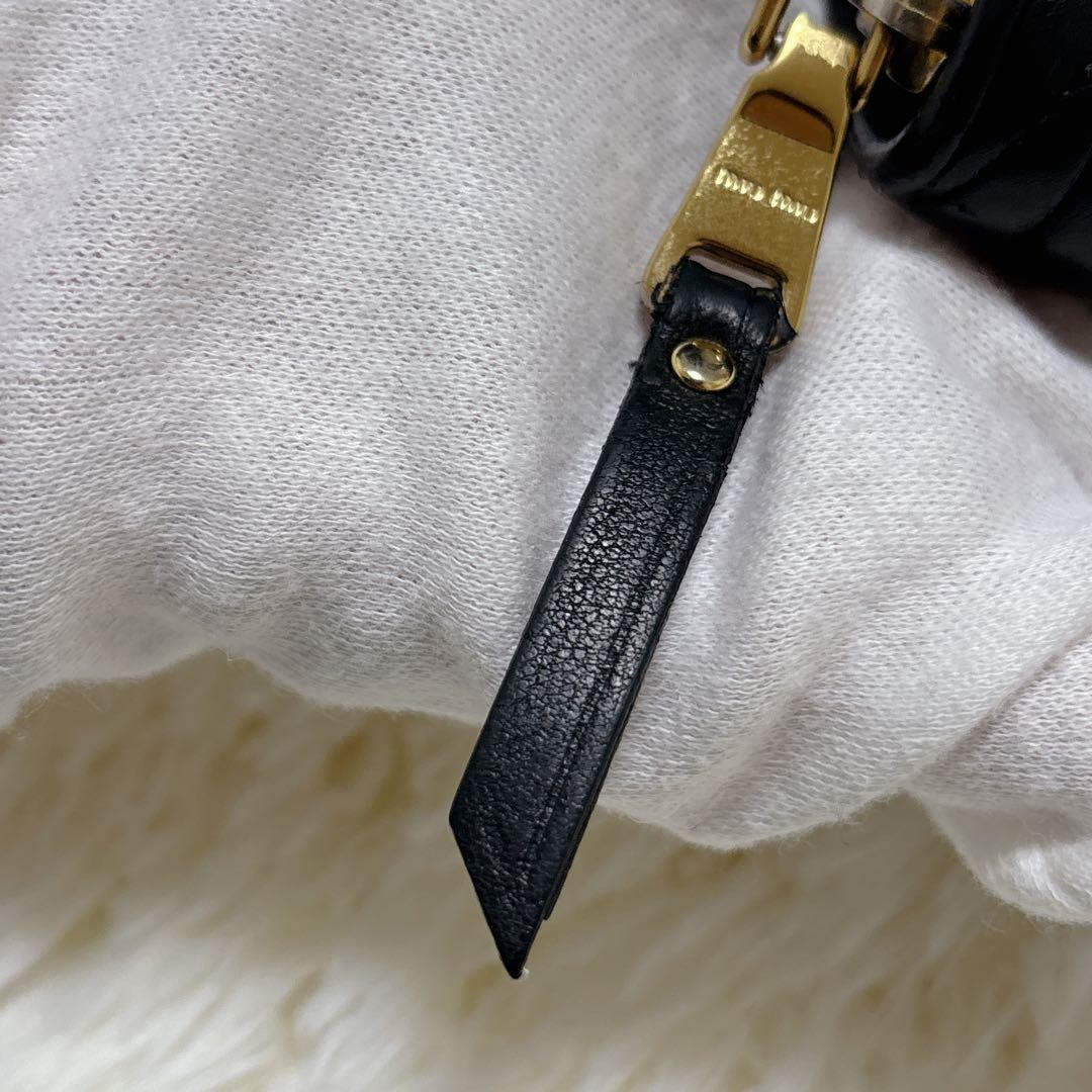 miumiu♡マテラッセ ブラック 長財布 ラウンドファスナー ゴールドロゴ 黒