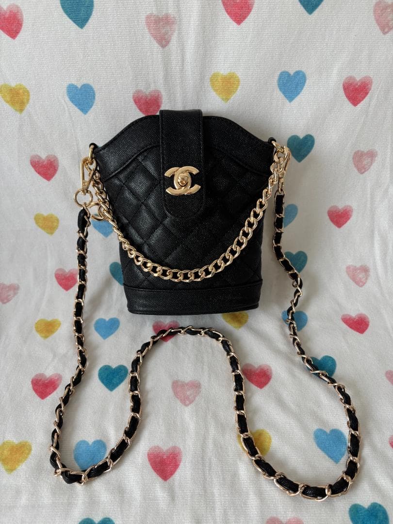 極美品 ブラック キルティング ショルダーバッグ