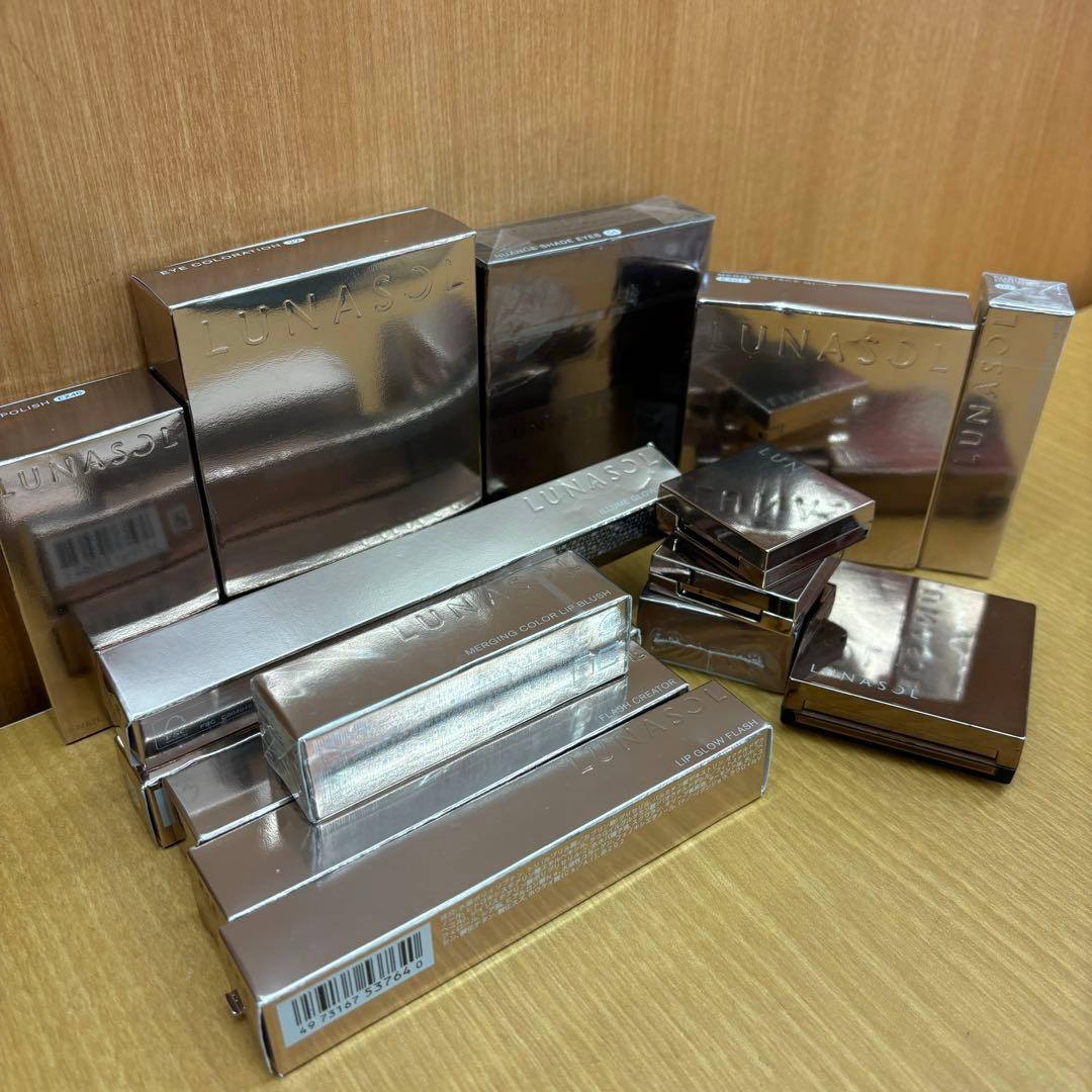 ルナソル　アイシャドウ、アイライナー、リップ、チークなど16点おまとめ