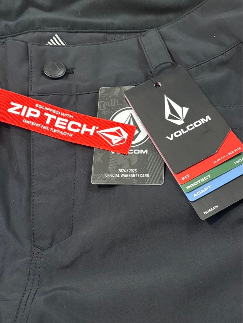 【新古品/アウトレット】 VOLCOM 女性用 ブラック フレアパンツ M/M