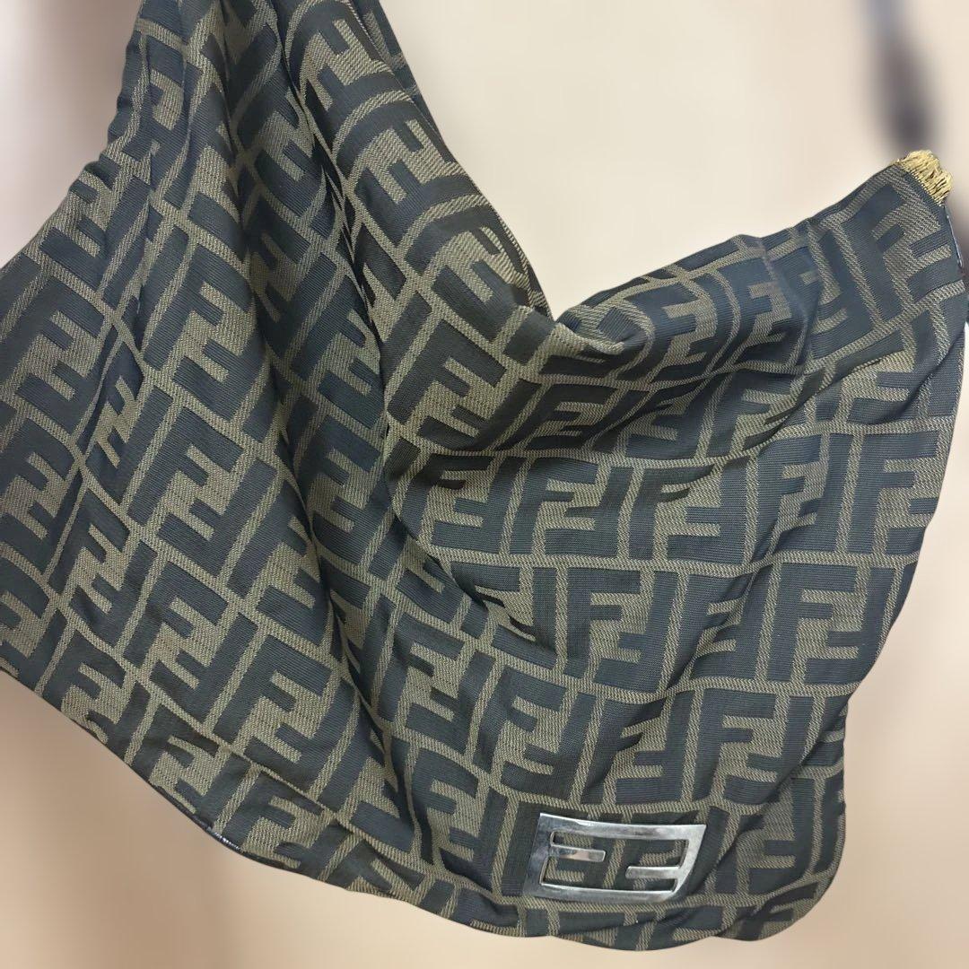 Fendi ショルダーバッグ ダークベージュ