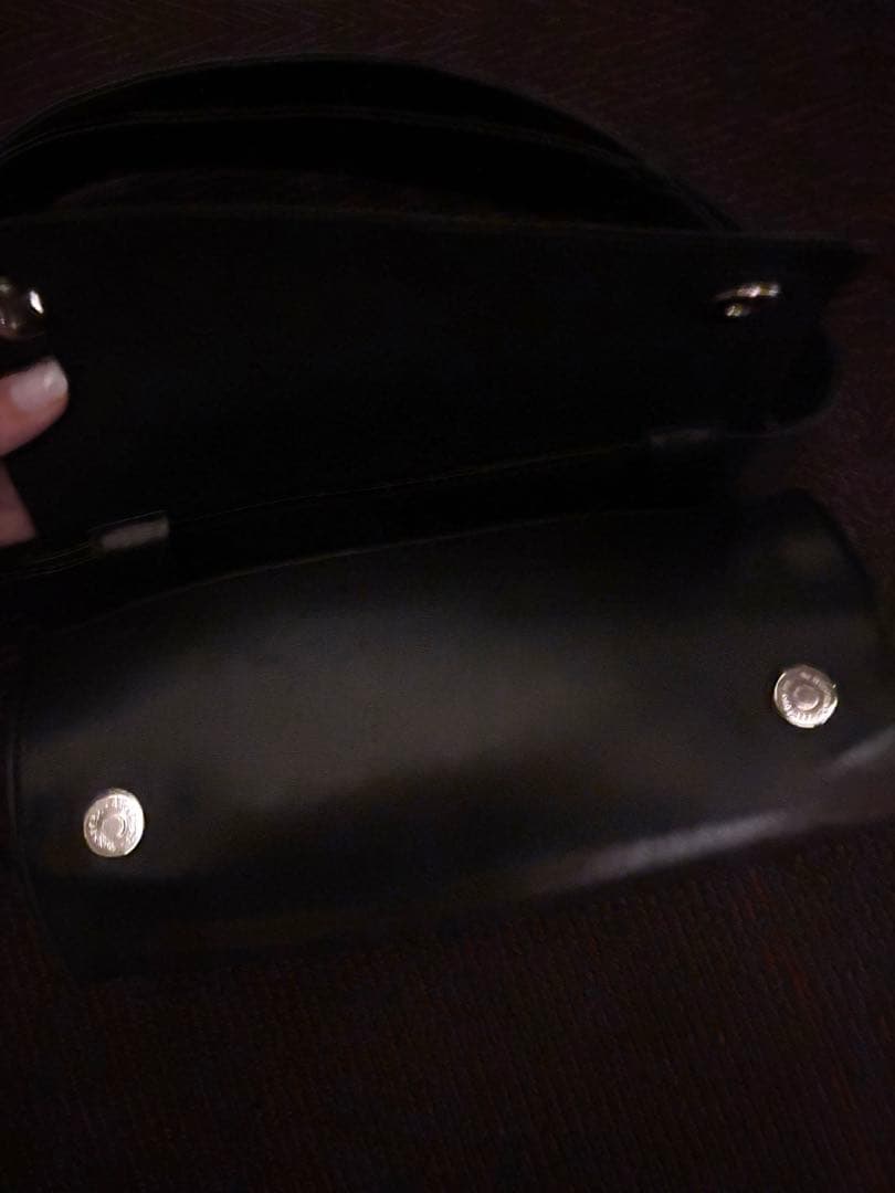 【ETORE TOKYO】ディアスキンボディバッグ