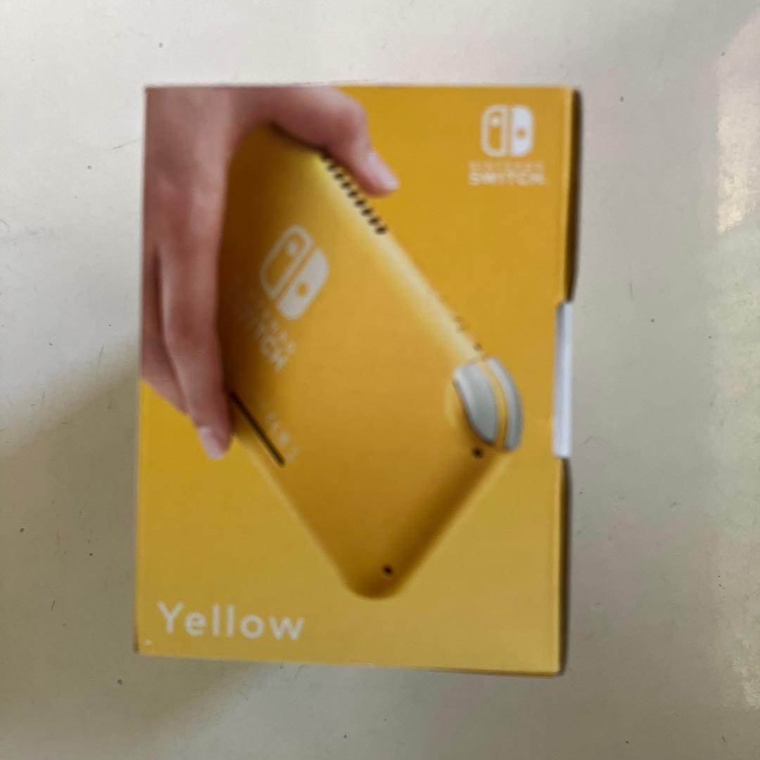 ニンテンドーSwitchライトイエロー未開封