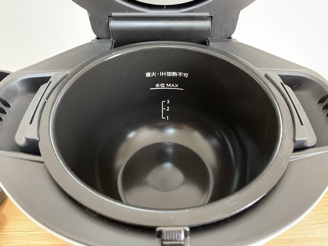 シャープ　ヘルシオホットクック　KN-HW16G-W 水なし自動調理鍋