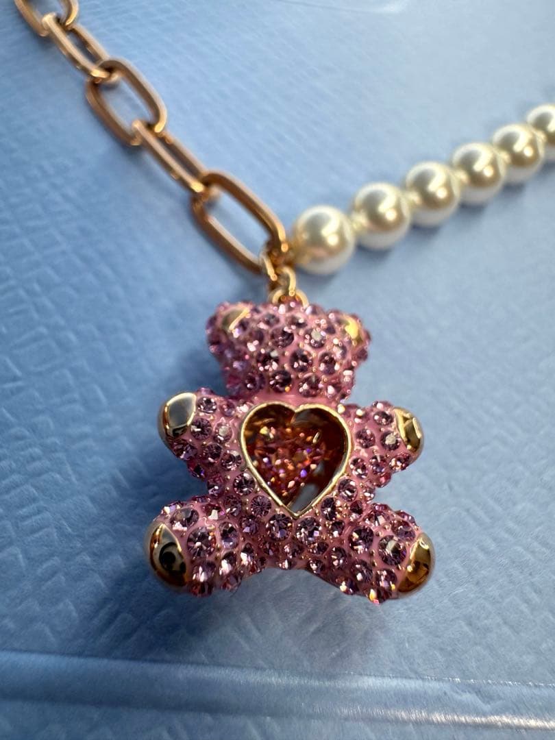 スワロフスキーteddyペンダント
