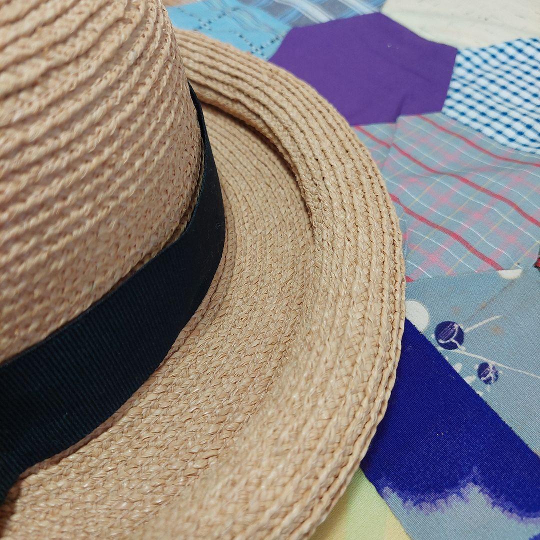 つばの形が可愛いヘレンカミンスキー ラフィア・麦わら帽子