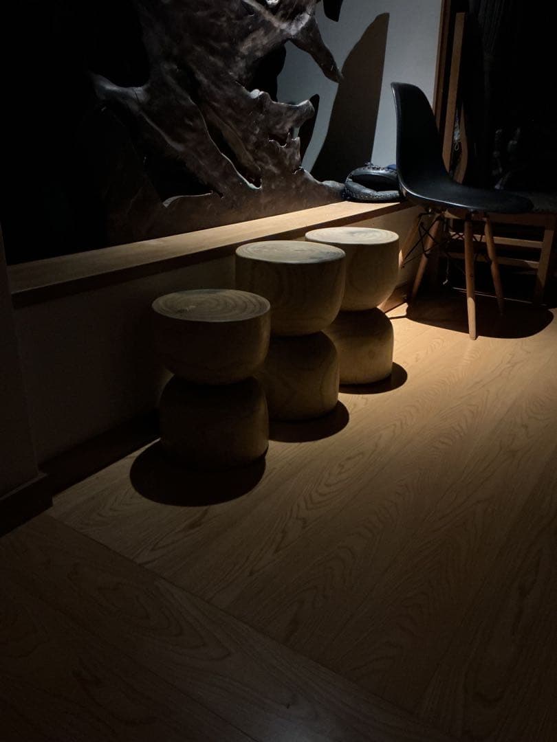 スツール　飾り台　サイドテーブル　オブジェ　無垢