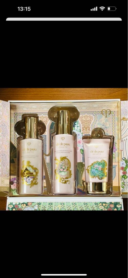 新品未開封クレ・ド・ポー ラディアントロコココレクション