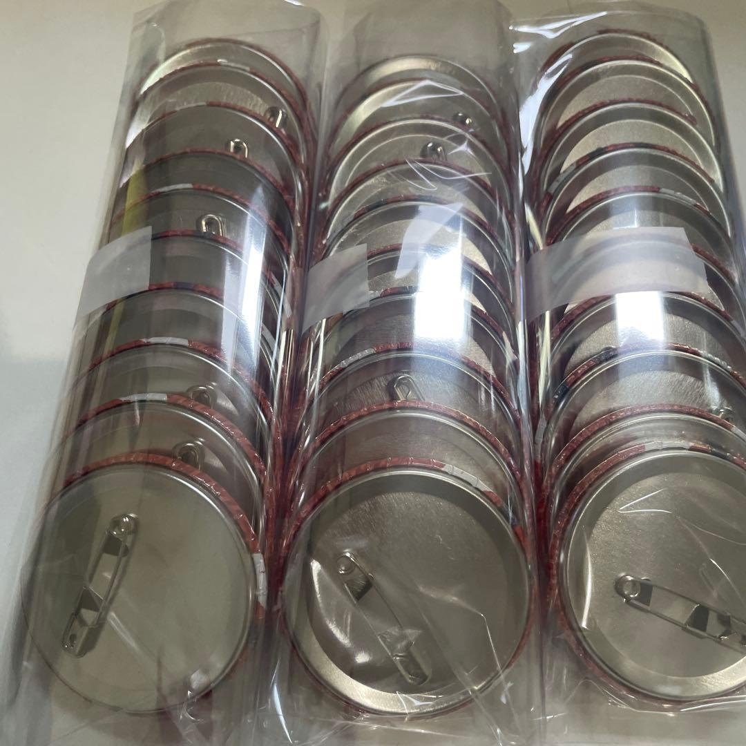 F64.となりの坂田 ハロパ 2021 デフォ カモフラ 缶バッジ