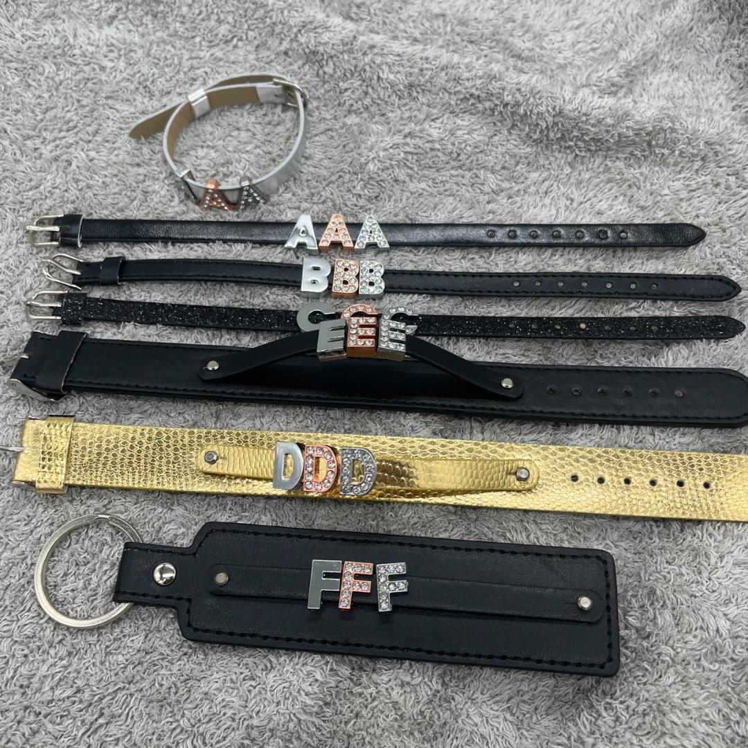 ハンドメイド　ネームタグ　キーホルダー　チャーム　ブレスレット　キーリング　推し