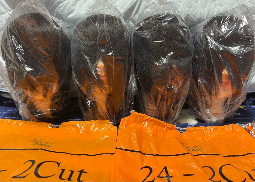 税込3850円だった練習用ブラックウィッグ 4体