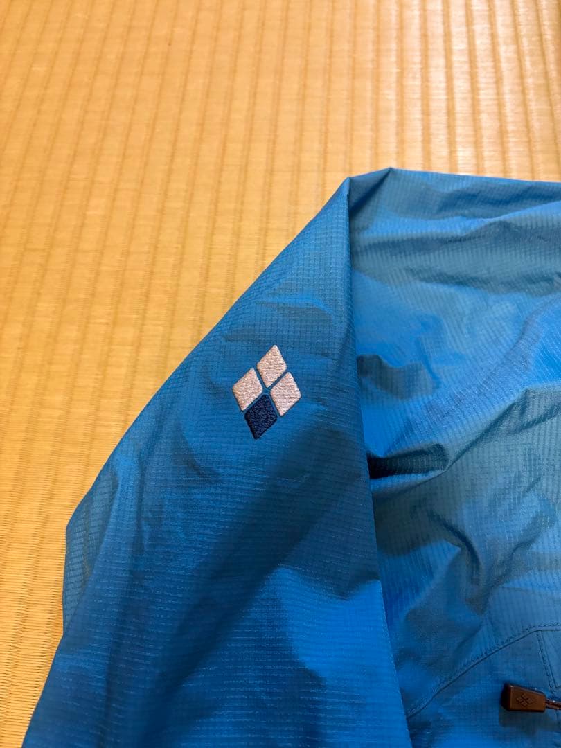 モンベル　ゴアテックスジャケット　ブルー、L 綺麗な状態です。