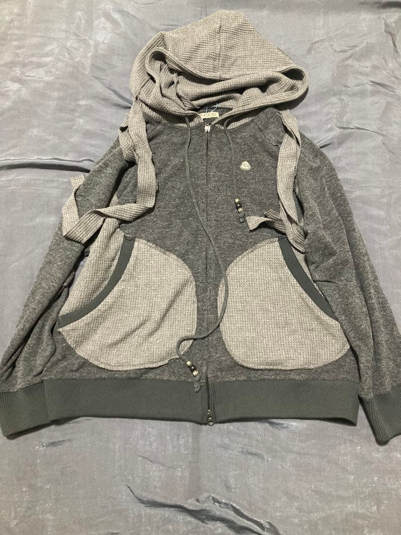 Coyseio グレー フード付き パーカー