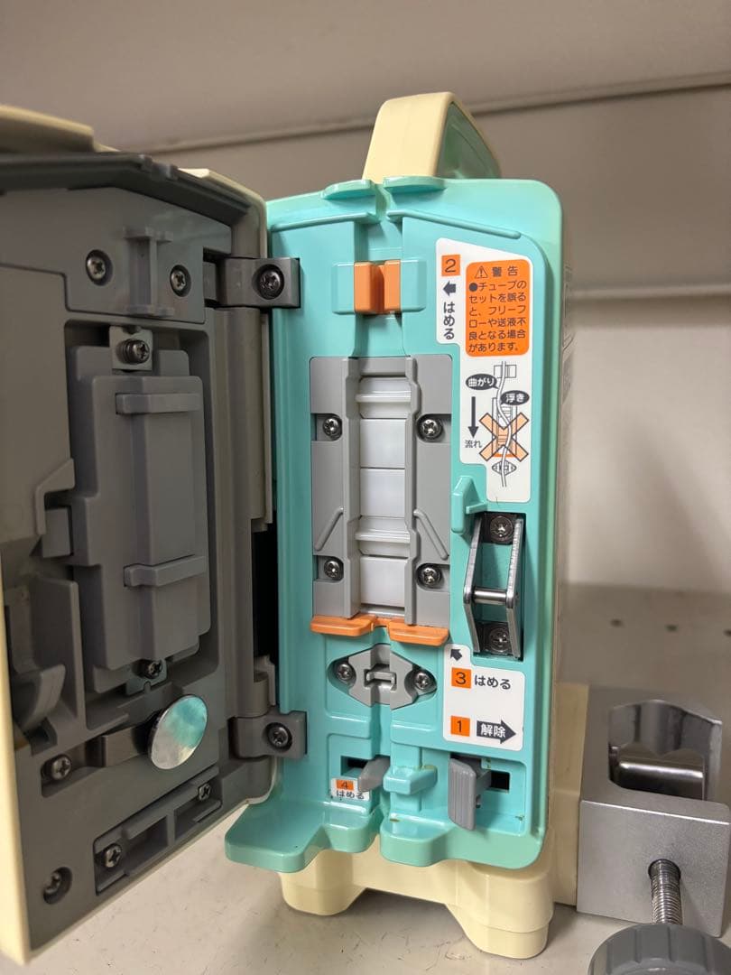 テルモ　輸液ポンプ TE161S