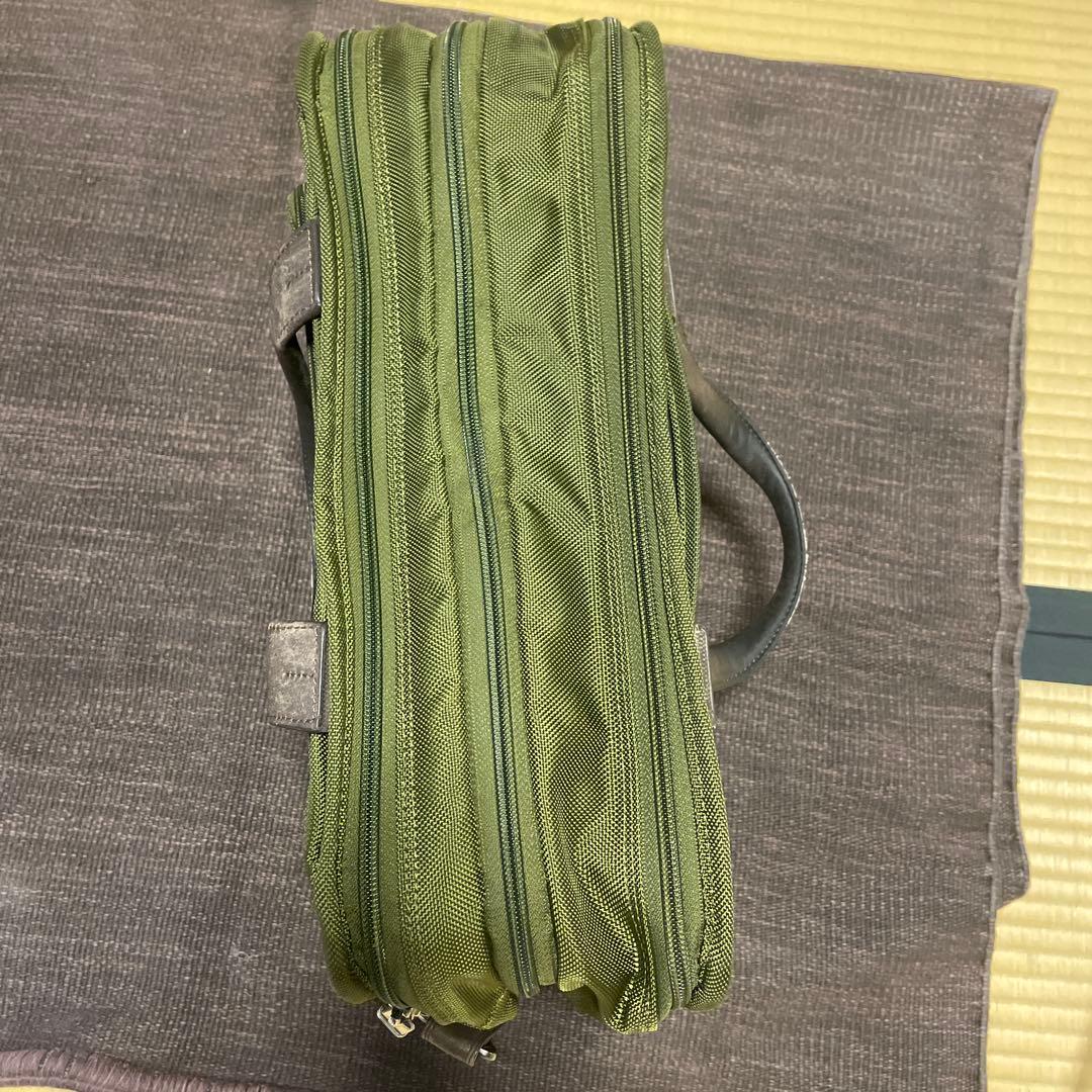 TUMI エクスパンダブル・オーガナイザー・コンピューター・ブリーフ