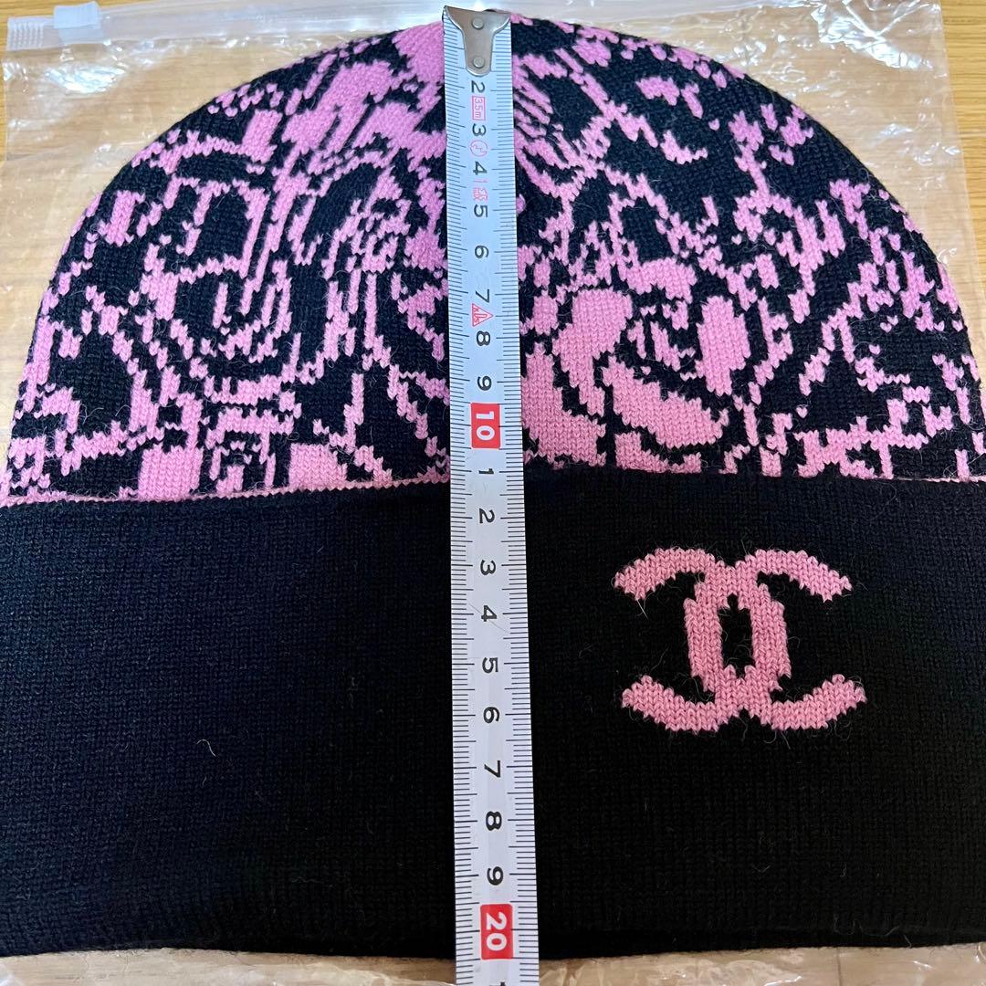CHANEL ロゴ入り ビーニー帽子 黒・ピンク　ノベルティ　シャネル