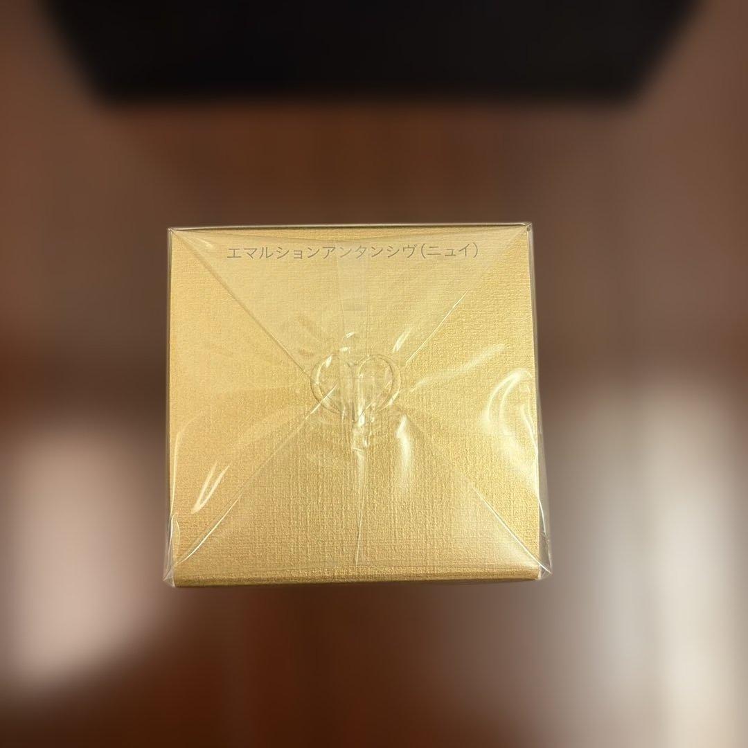 未開封　クレドポー　エマルションアンタンシヴ(ニュイ)