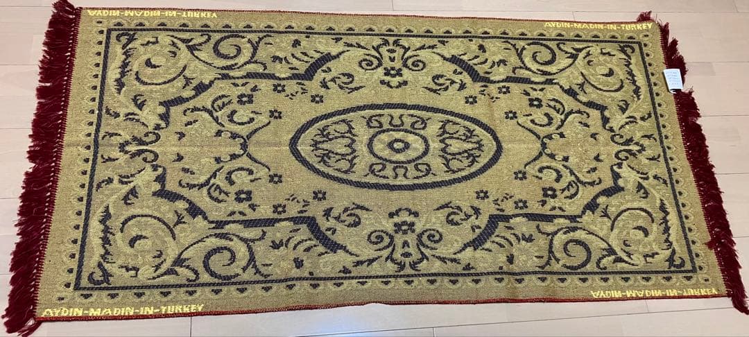 トルコ絨毯　150㎝×68㎝　おまけ付き