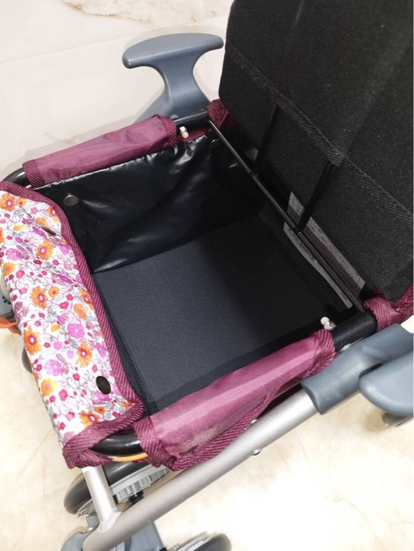 カゴノア　ピンクフラワー柄　幸和製作所　シルバーカー