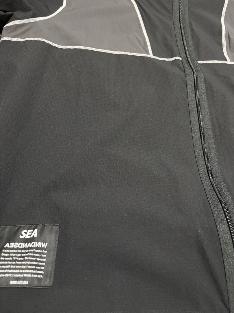 未使用　ナイロンジャケット フード付き WIND AND SEA