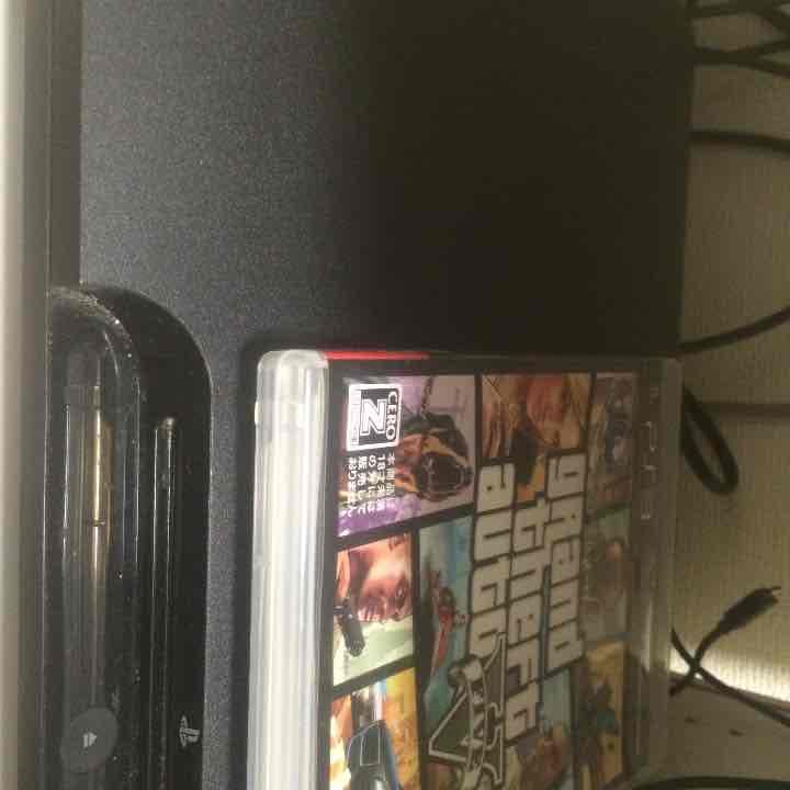 PS3本体とソフト全部！！とマイクラダウンロードしてあります。