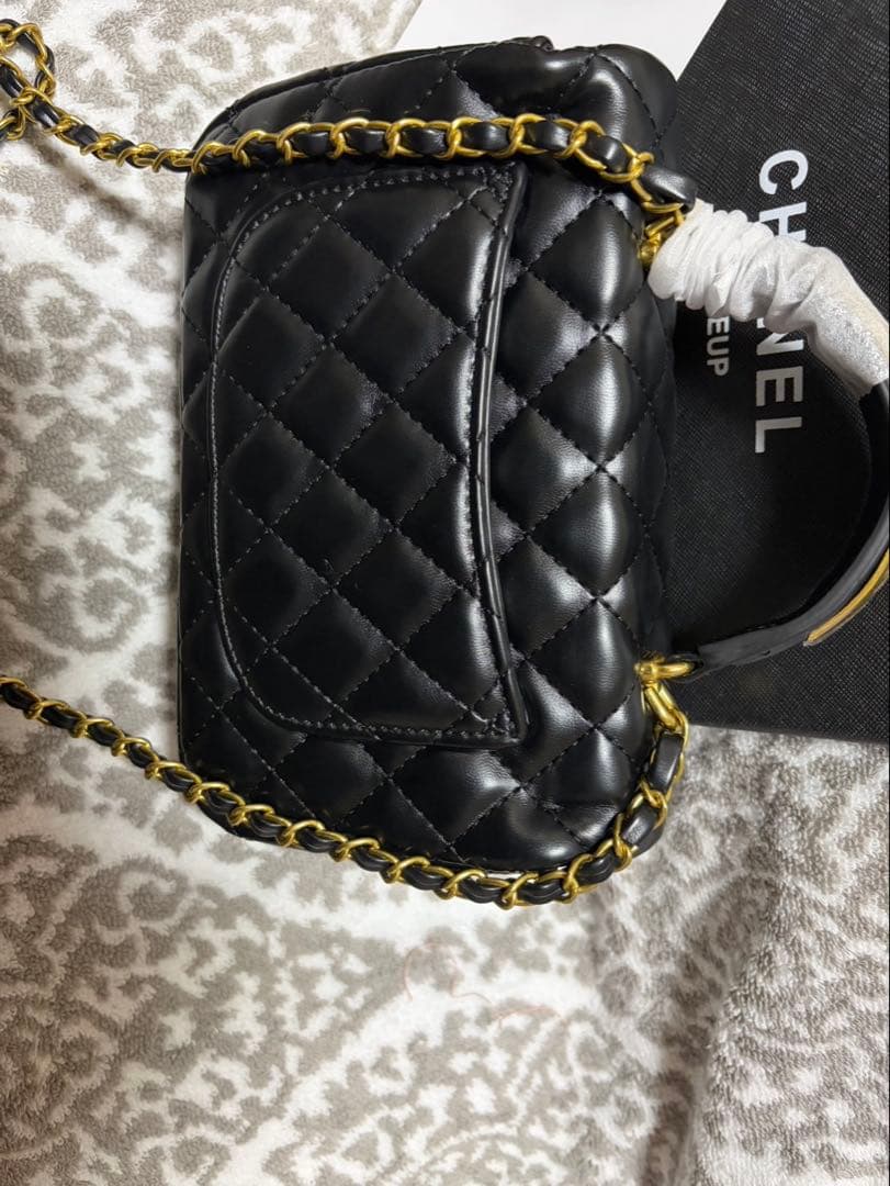 CHANEL MAKEUP ハンドルゴールドプレート　キルティング　バッグ