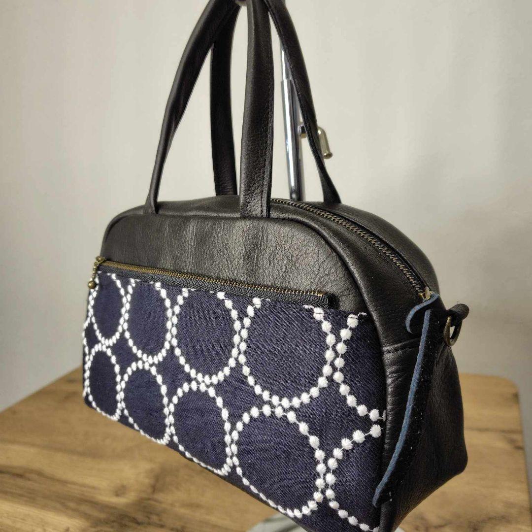 ミナペルホネン/tambourineタンバリンネイビー×白/ラウンドボストン黒革