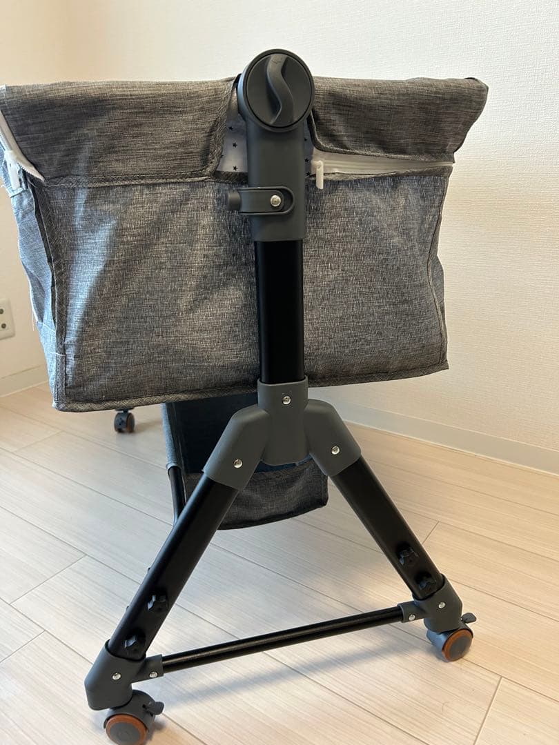 【マットレス未使用】ベビーベッド 折りたたみ式　キャスター付き