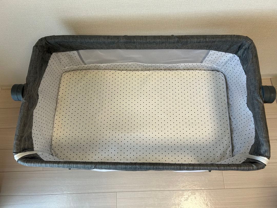 【マットレス未使用】ベビーベッド 折りたたみ式　キャスター付き