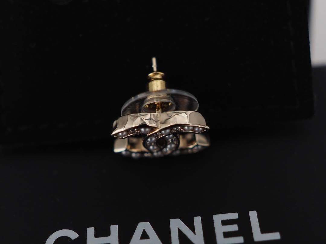 セール　2024年 新品同様 CHANEL シャネル パール×ストラス ピアス