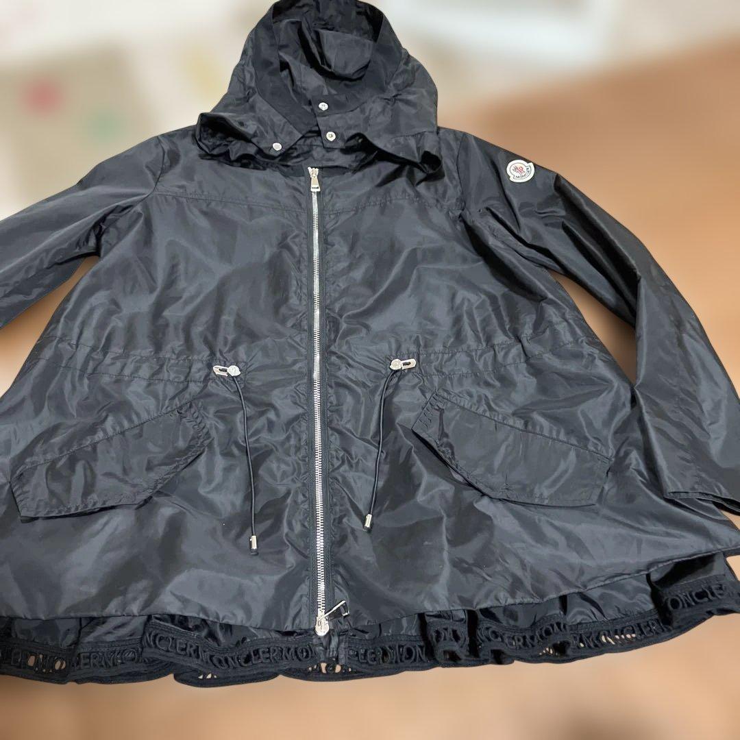 春⭐️裾可愛いブルゾン美品11号ヘルノモンクレール訳あり