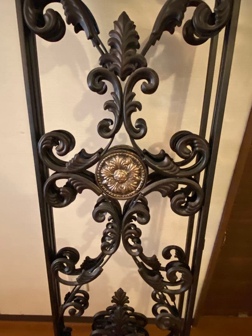 12/20まで！アンティーク調　アイアン製装飾パーテーション 3パネル