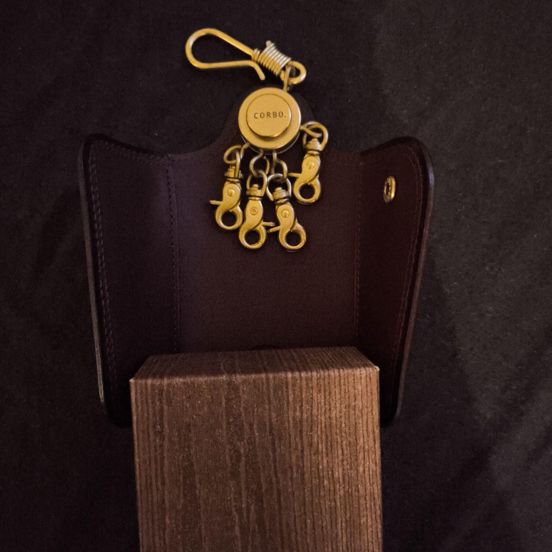 CORBO ダークブラウン キーケース