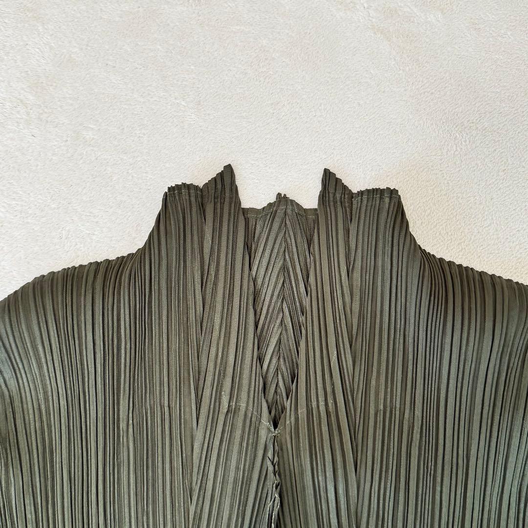 極美品✨PLEATS PLEASE 斜めプリーツ　カーキ　長袖　トップス　変形
