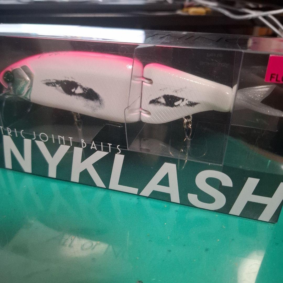 DRT タイニークラッシュ レベルアイ rebel eye replica