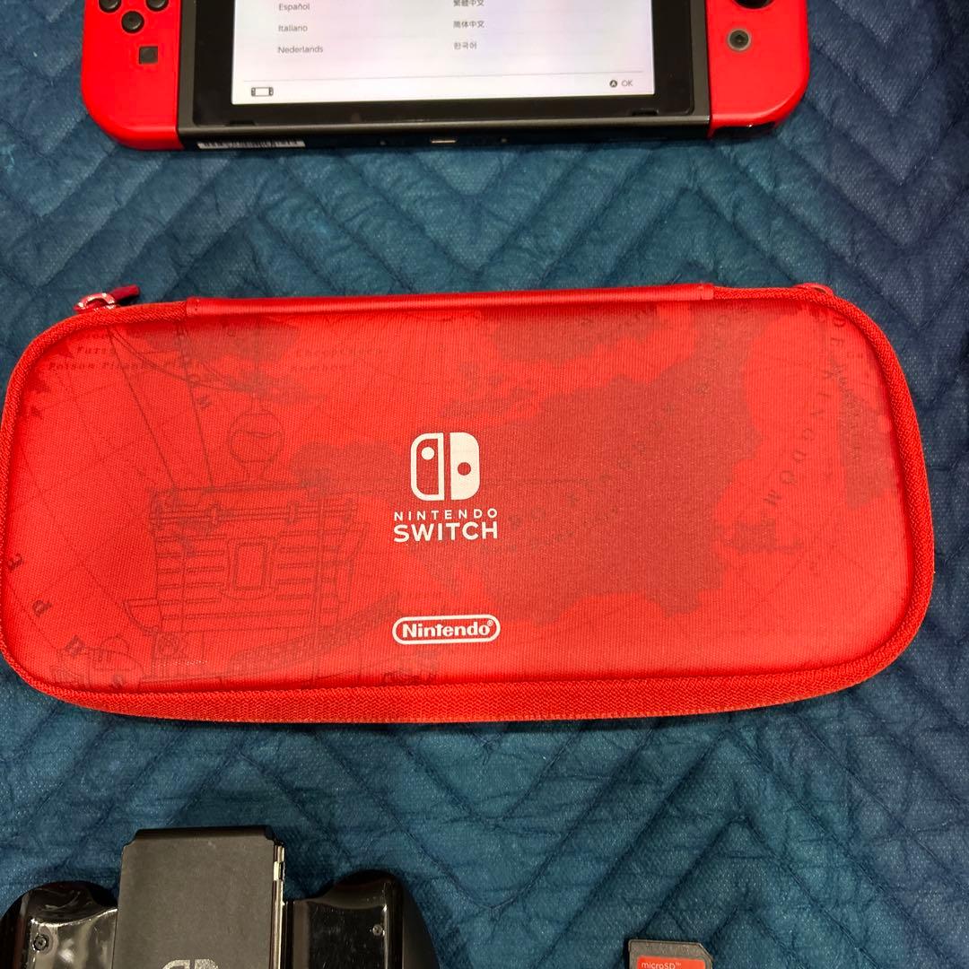 Switch本体、ドック２台 マイクロSD 256GB、プロコン2個、ケース付