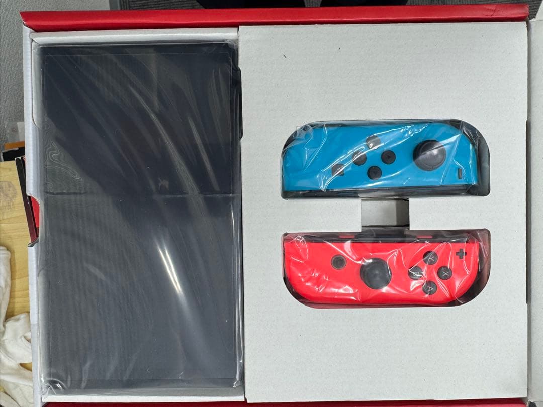 Nintendo Switch 本体 青/赤ジョイコン