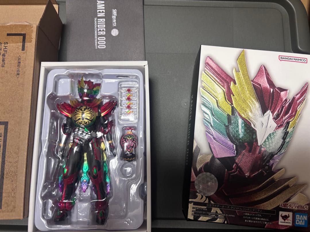 真骨彫製法 タジャドルコンボエタニティ