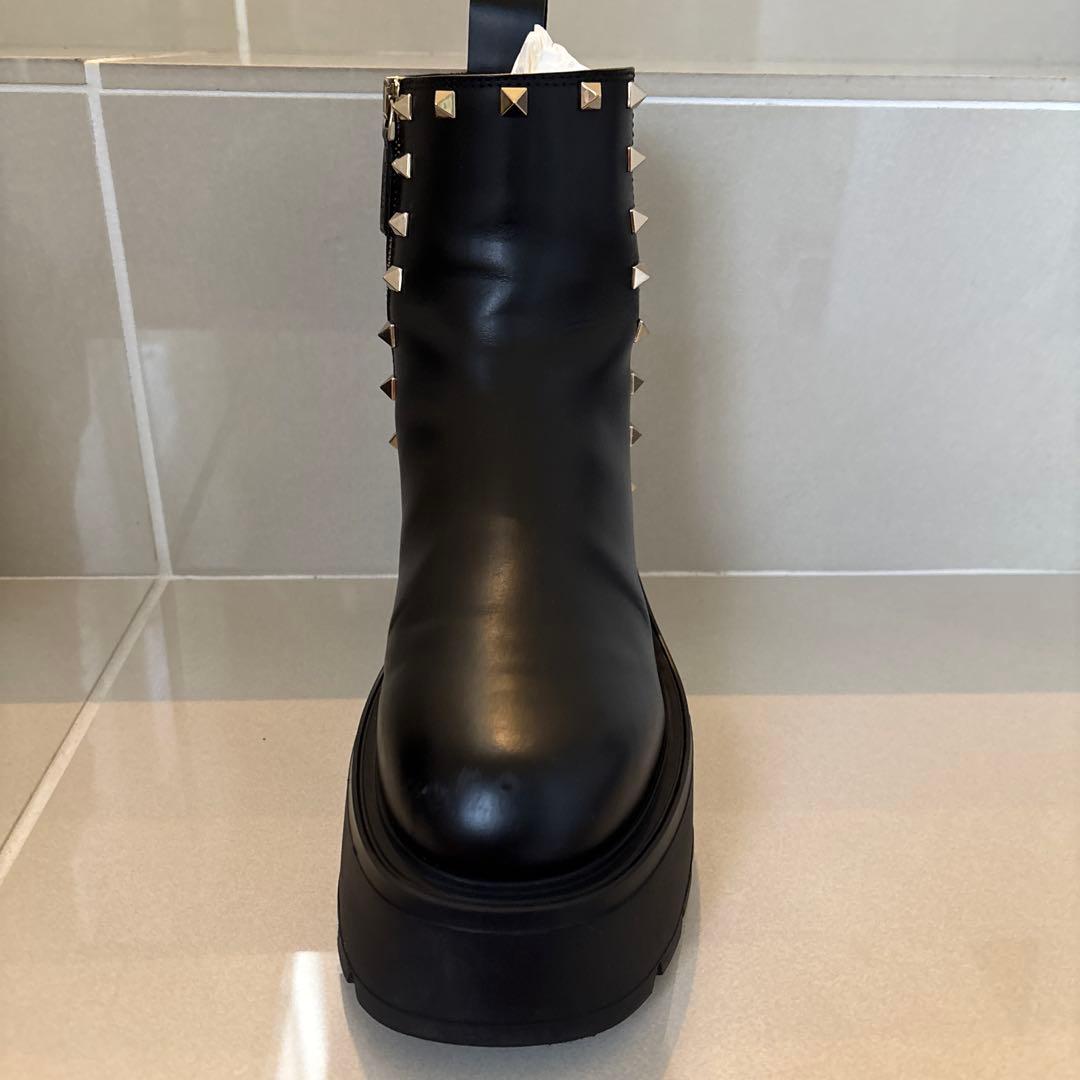 Valentino ユニークフォーム カーフスキンアンクルブーツ スタッズ37