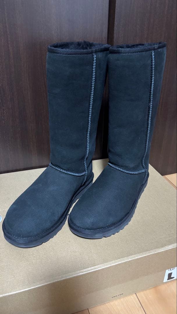 UGG ブラック ムートン　CLASSIC TALL II 8