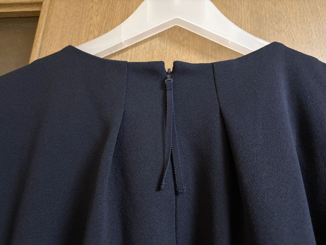 美品☆ローズティアラ胸元リボン風チュニックワンピース紺大きいサイズ46