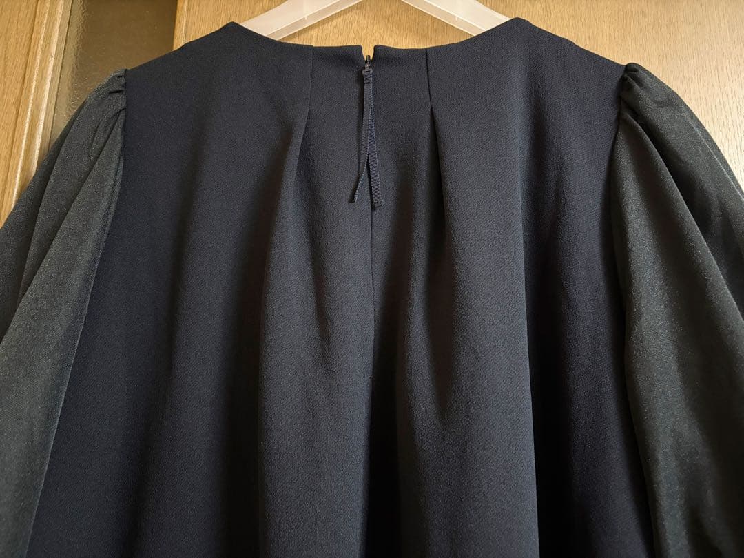 美品☆ローズティアラ胸元リボン風チュニックワンピース紺大きいサイズ46