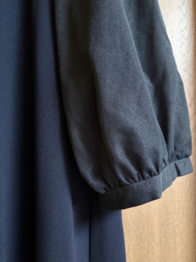 美品☆ローズティアラ胸元リボン風チュニックワンピース紺大きいサイズ46