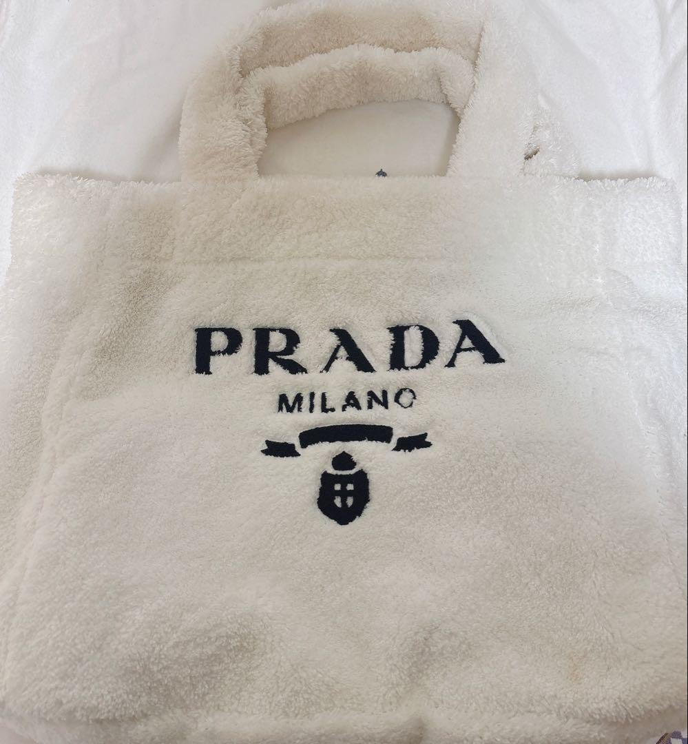 PRADA ホワイトファートートバッグ