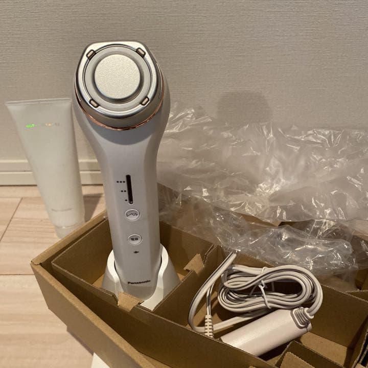 RF美容器 ピンク調 EH-SR70-P  1台入+ウォクリアジェル(開封済)