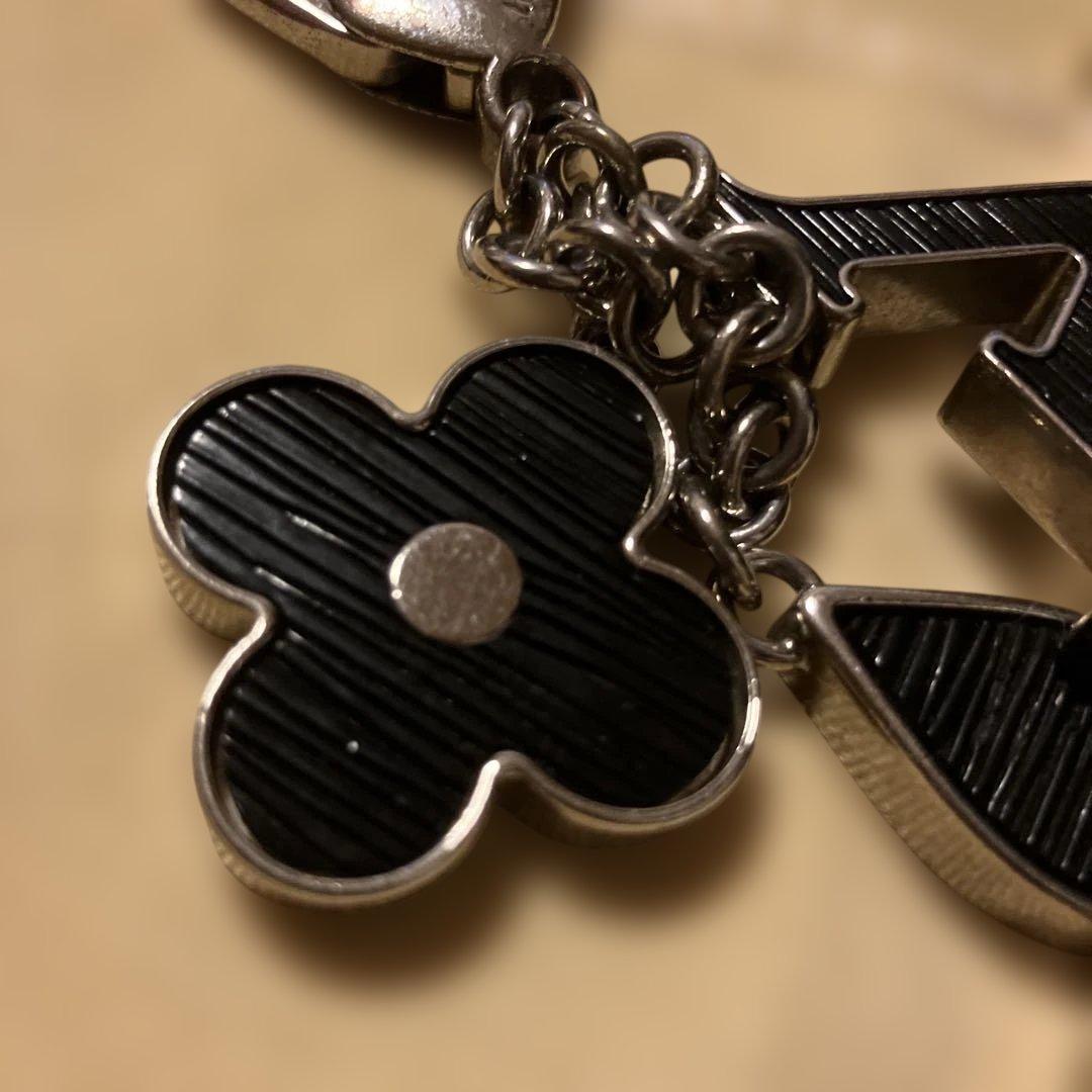 Louis Vuitton ロゴチャーム ブラック シルバー