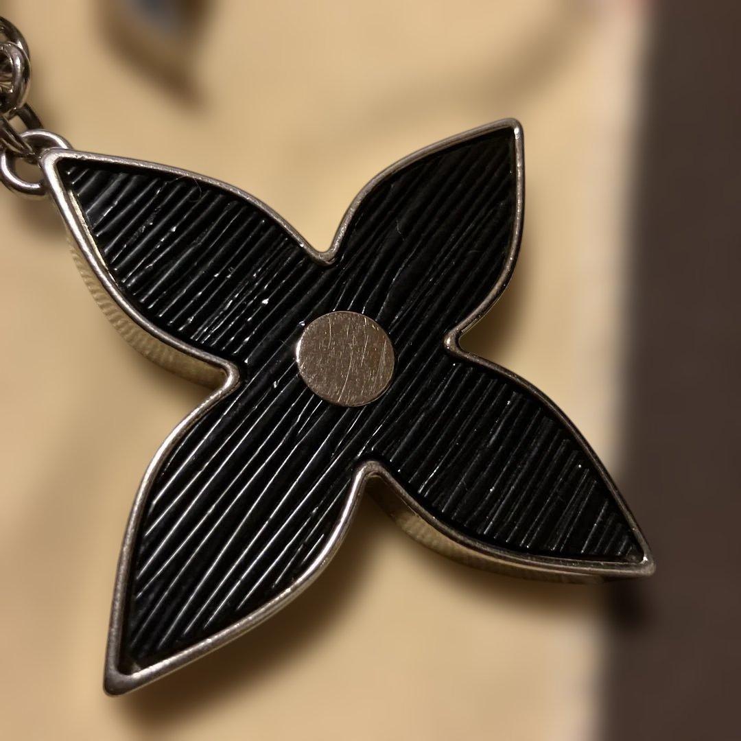 Louis Vuitton ロゴチャーム ブラック シルバー