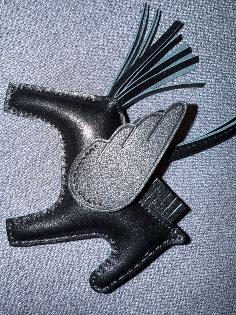 HERMES 馬型チャーム ブラック