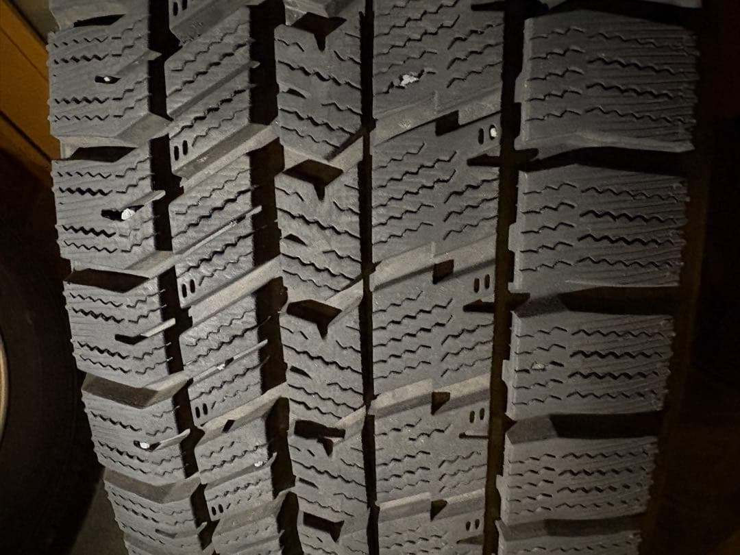 ICE NAVI 8 スタッドレス4本195/60R17 ライズ等に！