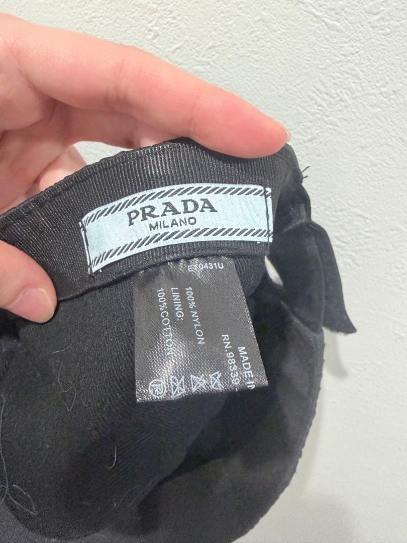 PRADA ブラック キャップ